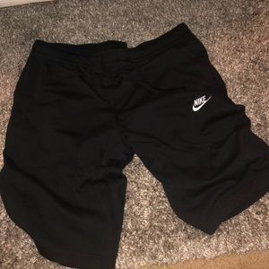 SOLD🚫 Men’s Nike Shorts L